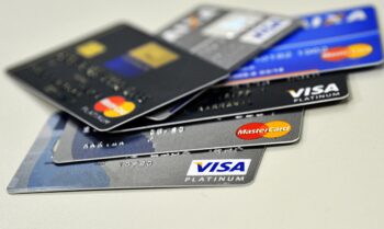 Como Escolher o Melhor Cartão de Crédito para Viagens: 8 Dicas Essenciais